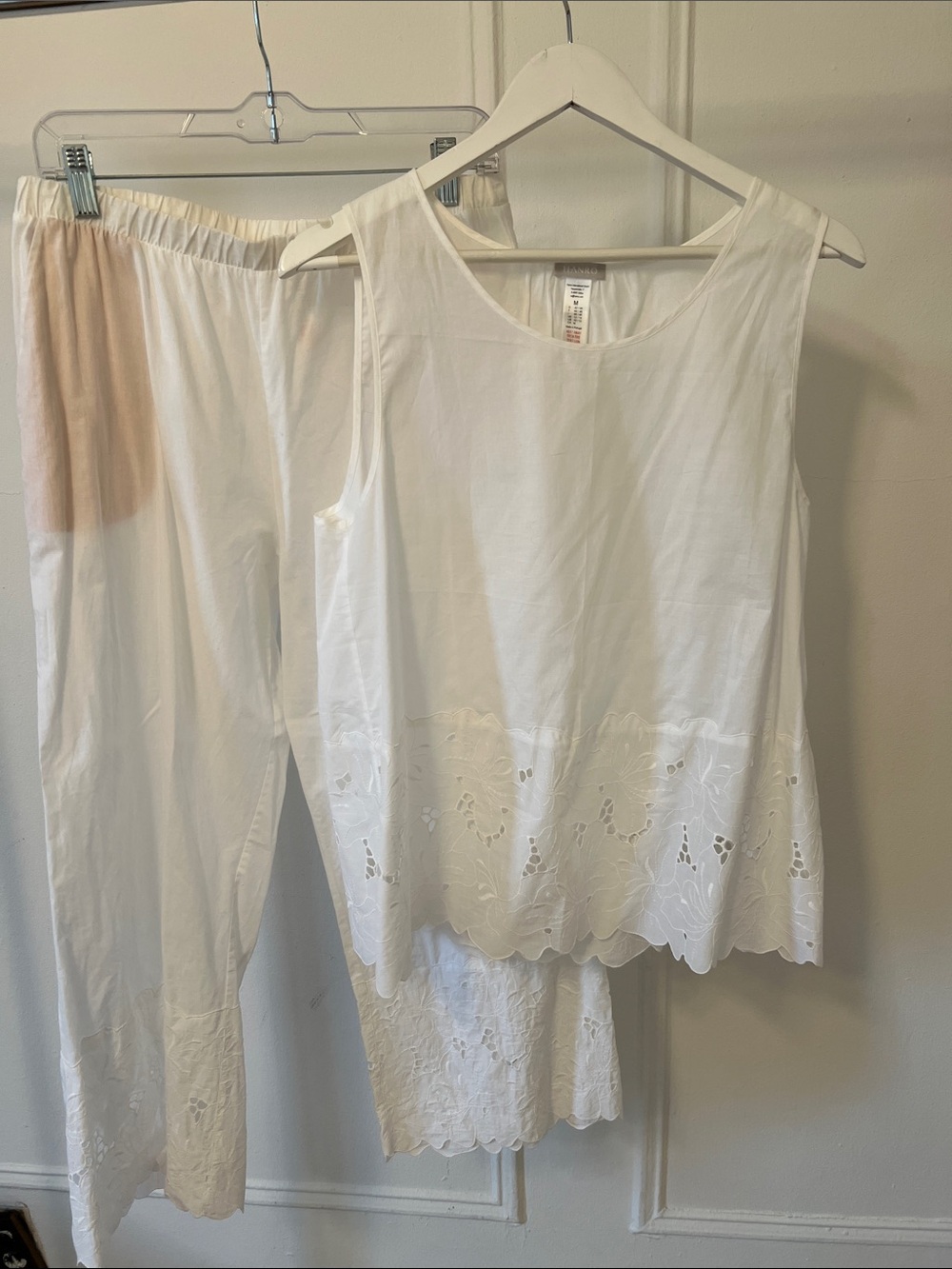 Handing Women's White Eyelet Cotton Sleep Set